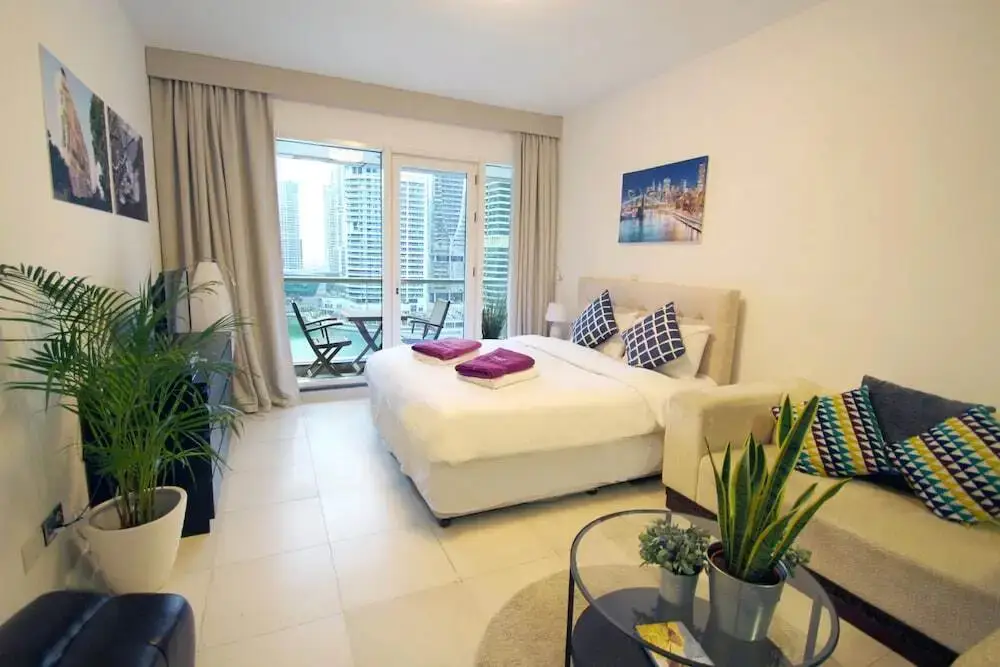 Дубай: Cosmos Living Dubai Arch Tower