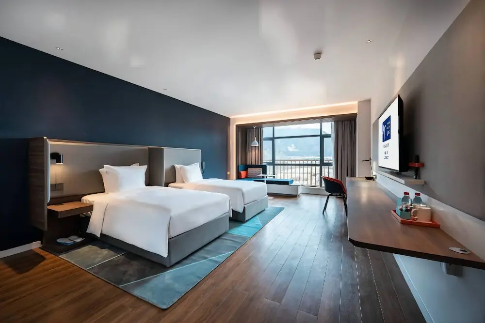 Ньингчи: Holiday Inn Express Linzhi Airport, an IHG Hotel