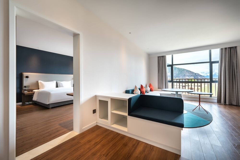 Ньингчи: Holiday Inn Express Linzhi Airport, an IHG Hotel