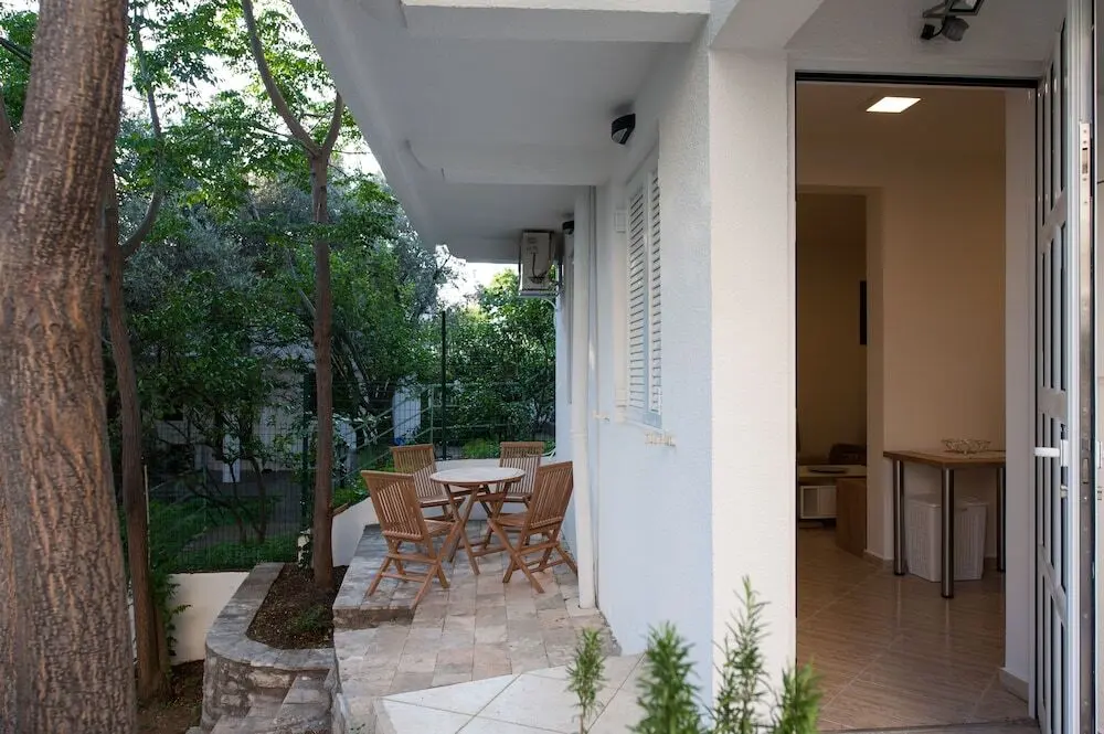 Свети-Стефан: Apartmani Mia