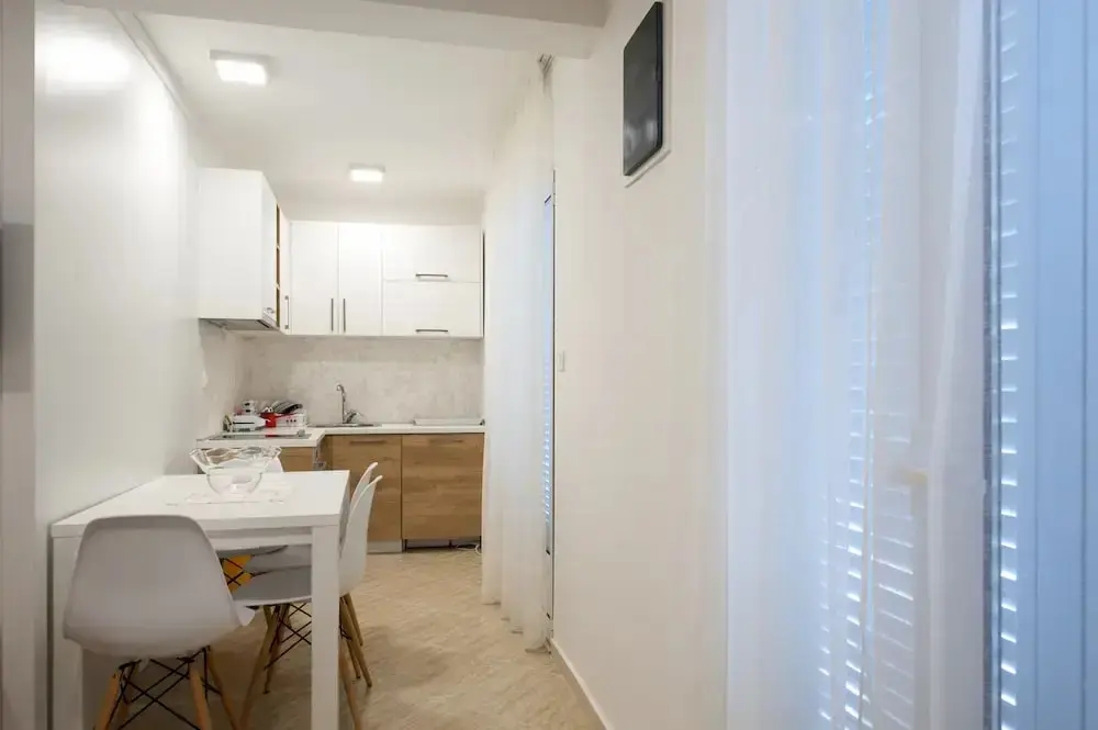 Свети-Стефан: Apartmani Mia