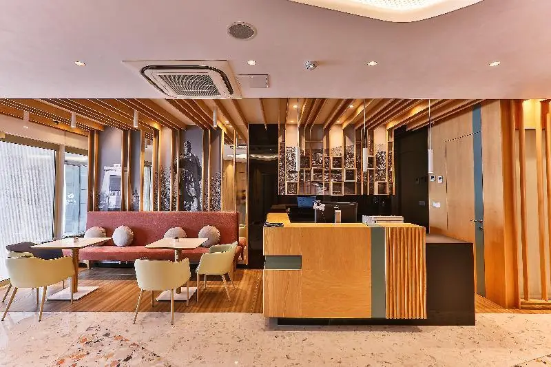 Carine Hotel Centar — фото 1