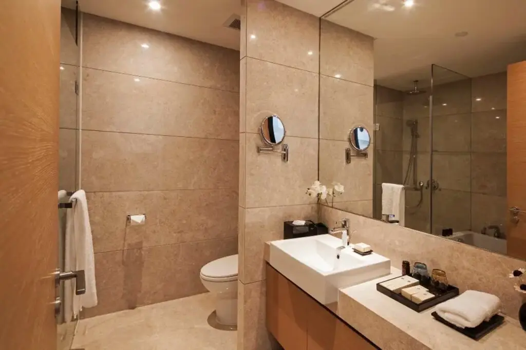Циндао: Qingdao Haiyi Sailing Hotel