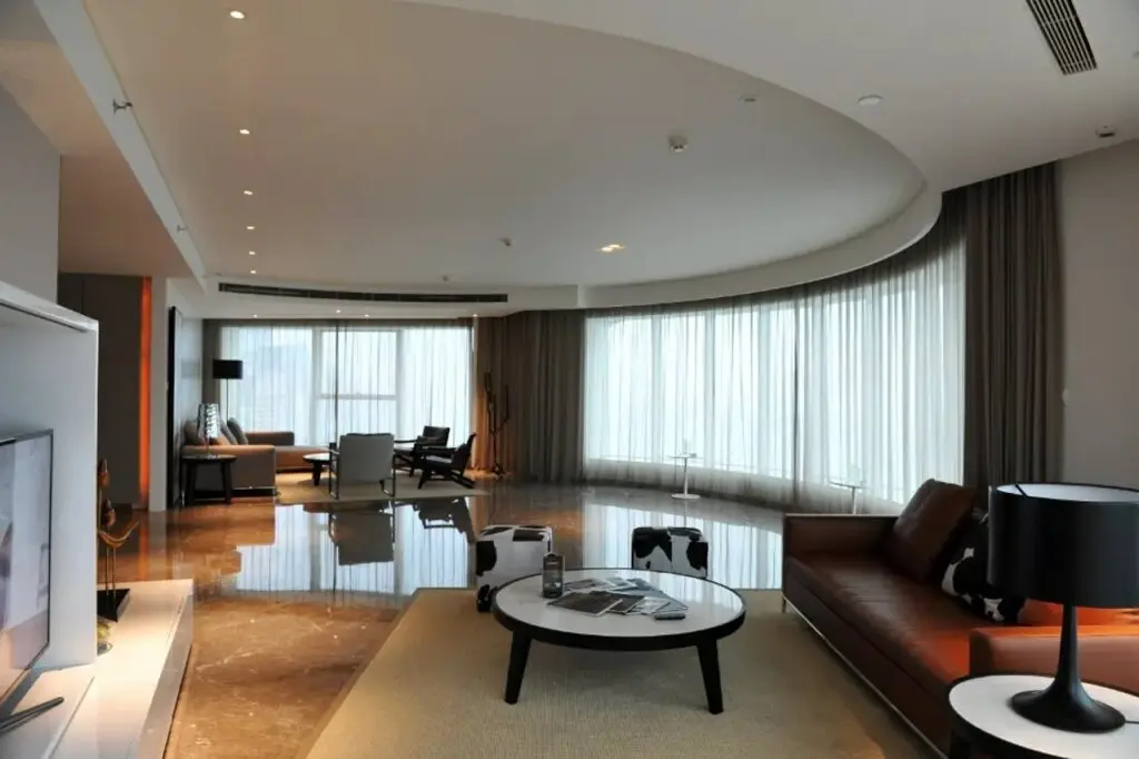 Циндао: Qingdao Haiyi Sailing Hotel
