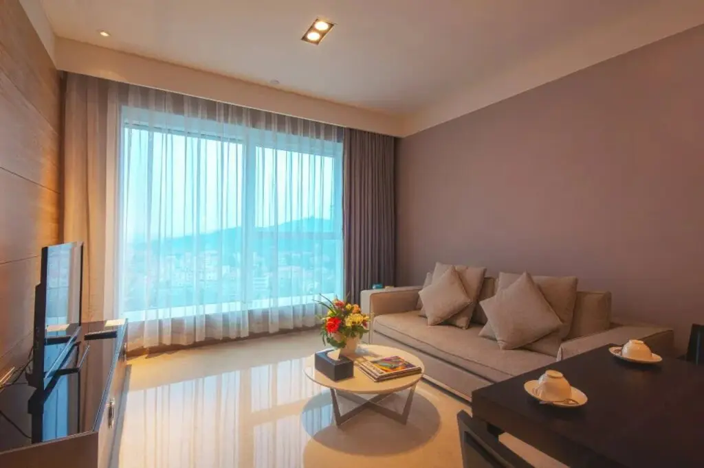 Циндао: Qingdao Haiyi Sailing Hotel