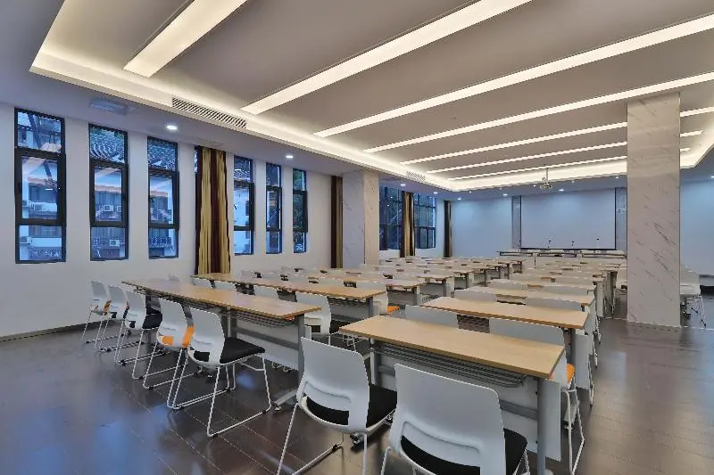 Циндао: Отель Crystal Orange Hotel Qingdao Mei Er Road Conventio