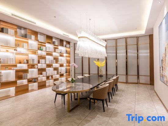 Циндао: Отель Crystal Orange Hotel Qingdao Mei Er Road Conventio