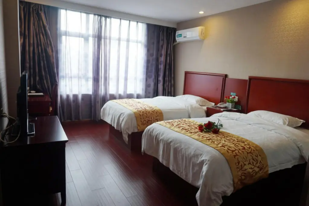 Циндао: GreenTree Inn Shandong Qingdao Jiaozhou Sanlihe Park Express Hotel