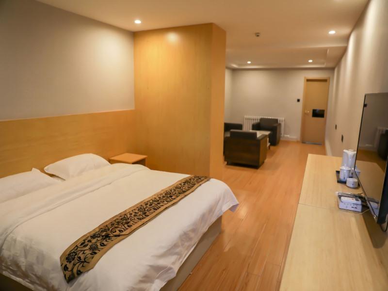 Улан-Хото: Shell Inner Mongolia Wulanhaote Xing'an Street People's Hospital Hotel
