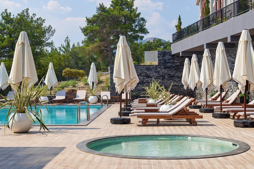Кавач: Bayview Hills Luxury Residences