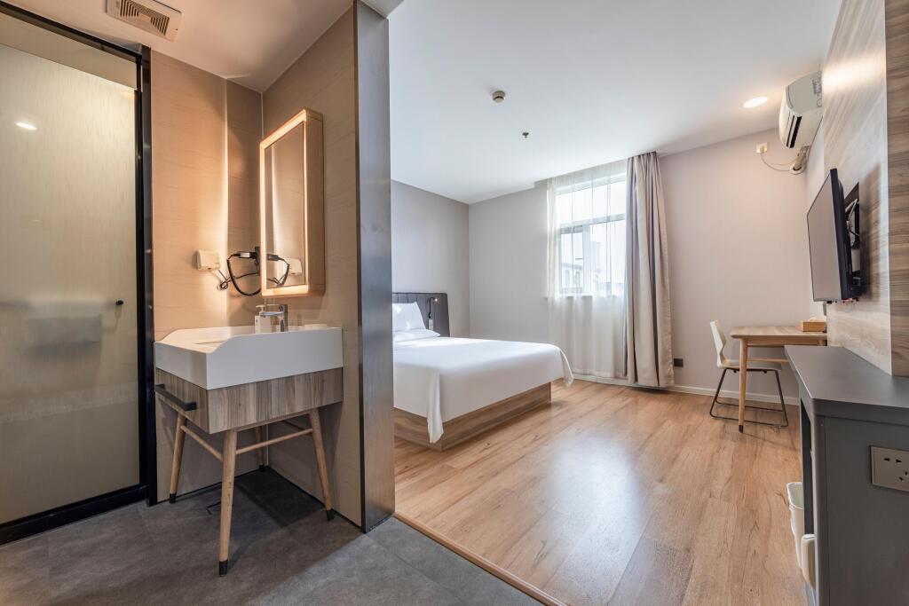 Шанхай: Hanting Hotel Shanghai Hongqiao Hub Railway Station