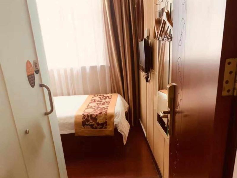 Шанхай: GreenTree Inn Shanghai Baoshan District Gongfu New