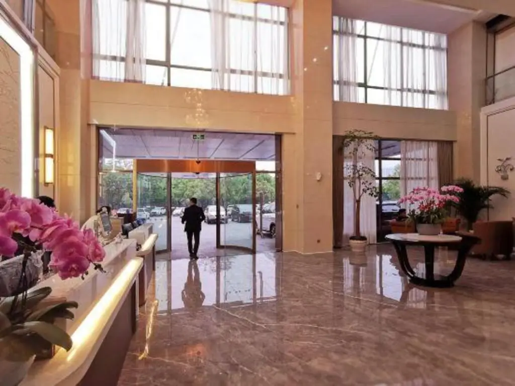 Шанхай: Kunshan High -speed Railway Station Metropolo Jinjiang Hotels