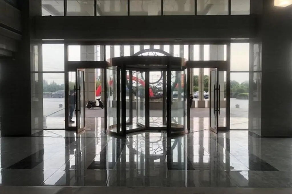 GYA Taixing Hongqiao Plaza Hotel — фото 1