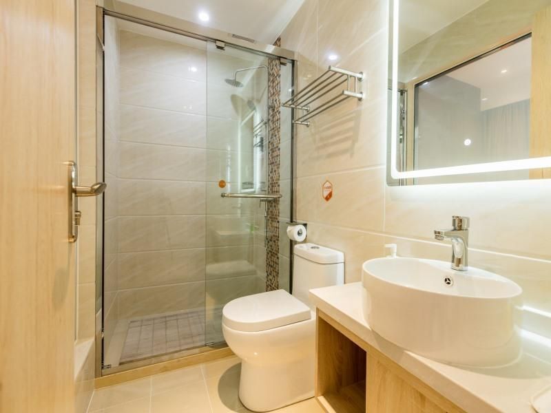 Шанхай: Shell Shanghai Yangpu District  Pingliang Road Binjiang Hotel