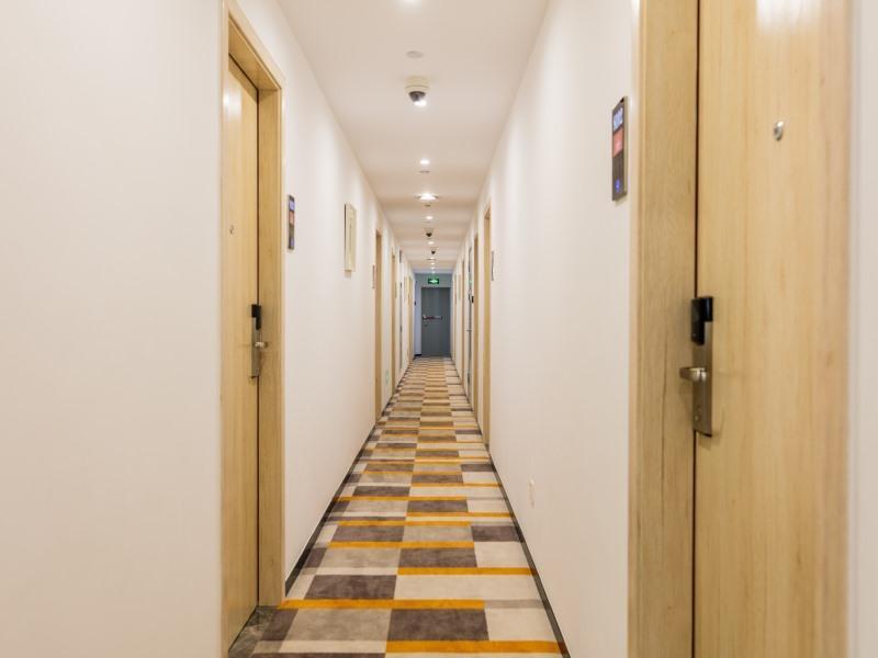 Шанхай: Shell Shanghai Yangpu District  Pingliang Road Binjiang Hotel