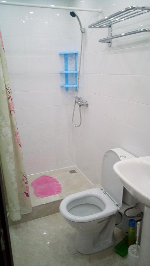 Новороссийск: Apartments on Krasnoarmeiskaya 30