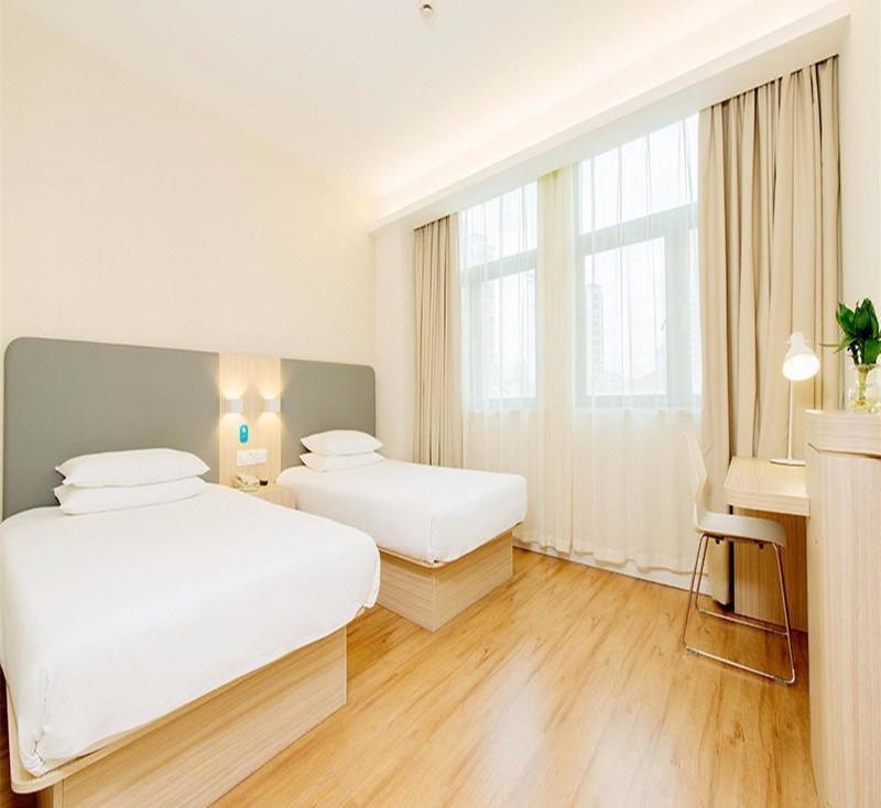 Уси: Отель Hanting Hotel (Wuxi Center 66)