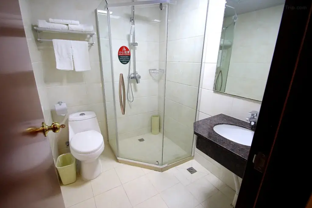 Шанхай: GreenTree Inn Shanghai National Convention Center Beiqing Road Fengzhong Road Shell Hotel