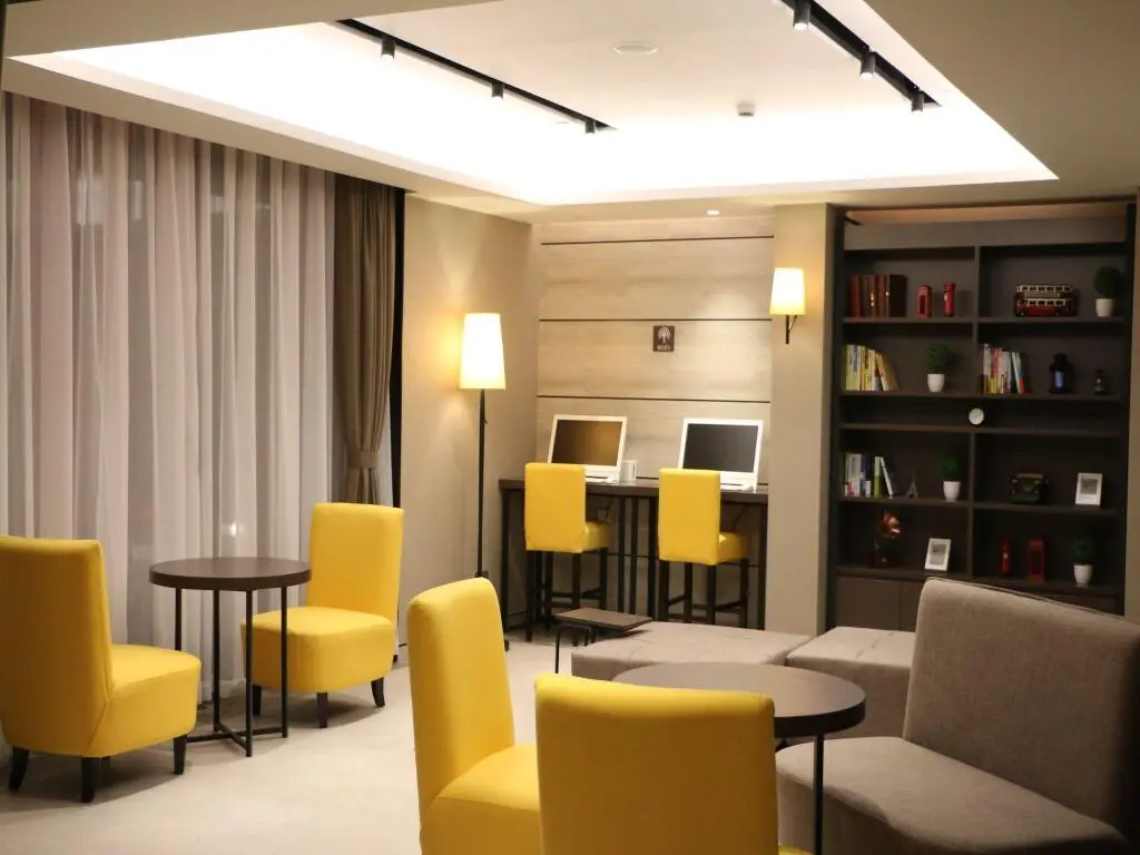 Шанхай: Отель Homeinn Plus Shanghai People Square East Jinling Road