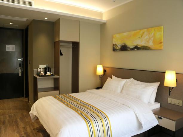 Шанхай: Отель Homeinn Plus Shanghai People Square East Jinling Road