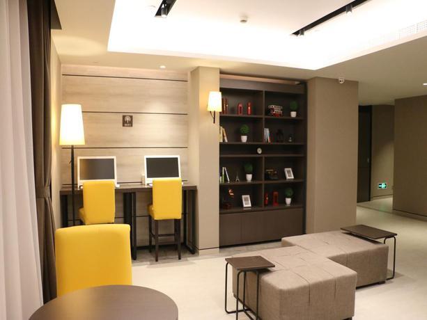 Шанхай: Отель Homeinn Plus Shanghai People Square East Jinling Road