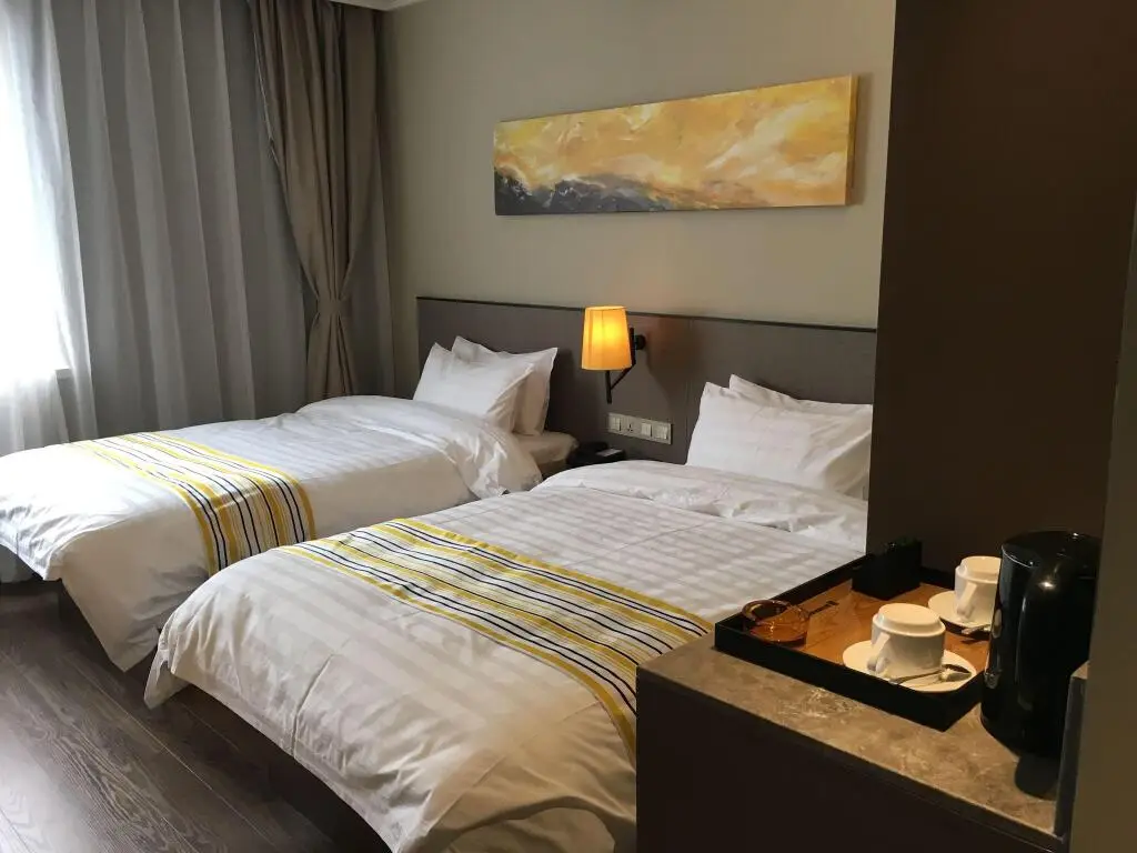 Шанхай: Отель Homeinn Plus Shanghai People Square East Jinling Road