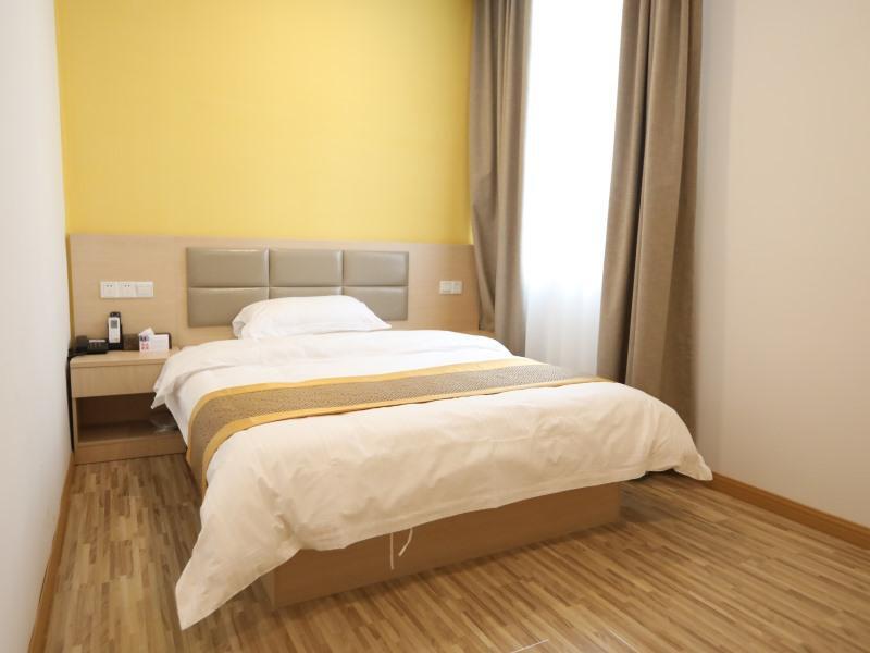 Шанхай: Shell Shanghai Jiading Nanxiang Town Minzhu Street Hotel