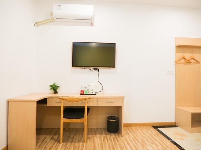 Шанхай: Shell Shanghai Jiading Nanxiang Town Minzhu Street Hotel