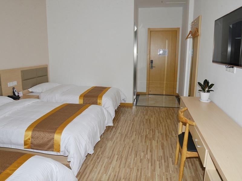 Шанхай: Shell Shanghai Jiading Nanxiang Town Minzhu Street Hotel