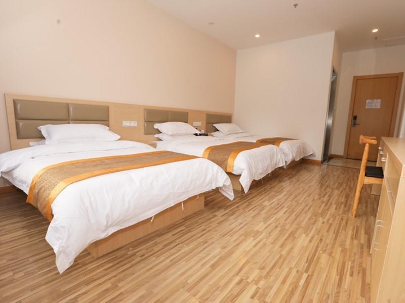 Шанхай: Shell Shanghai Jiading Nanxiang Town Minzhu Street Hotel