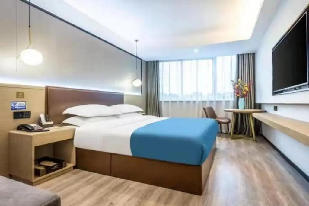 Уси: Gya Wuxi Hubin Commercial Street Taihu Scenic Area