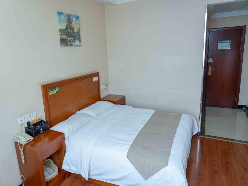 Таншань: GreenTree Inn Tangshan Huancheng Road South Ring and Fuxing Road Express Hotel