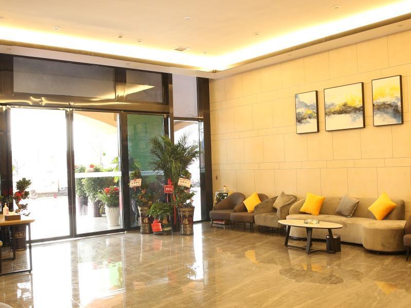 Юэян: Greentree Inn Yueyang Miluo City Quyuan Avenue Exp