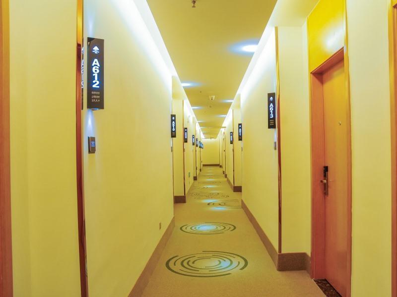 Сиань: GreenTree Inn Xi'an Railway Station Express Hotel