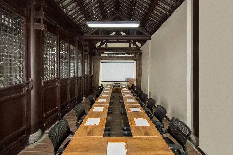 Сюйчжоу: Blossom Hill Hotel Xuzhou Huilongwo