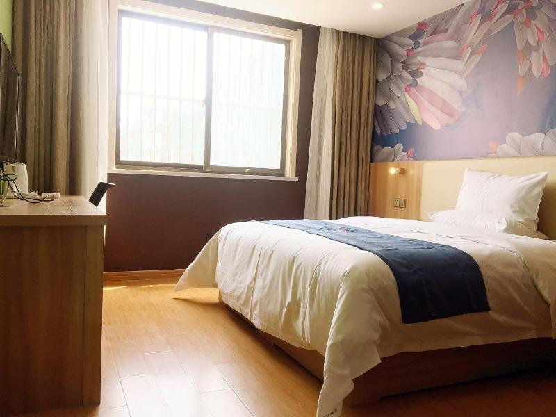 Юйлинь: Pai Hotelsa Yulin Second Street South Gate
