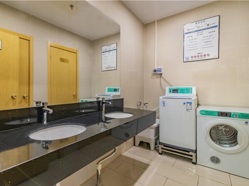 Пекин: GreenTree Inn Beijing Daxing District Huangcun West Street Metro Station