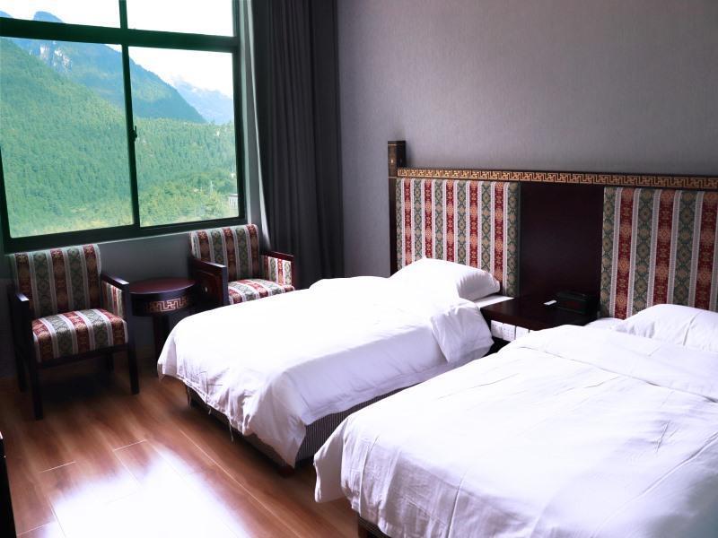 Гиронг: Shell Xizang Rikaze Jilong County Jilong Town Hote