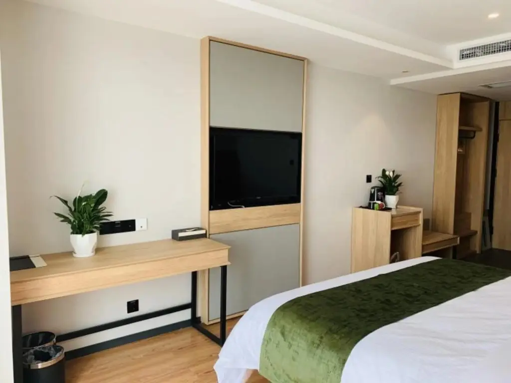 Байчэн: GreenTree Inn Baicheng Taobei Railway Station Hote