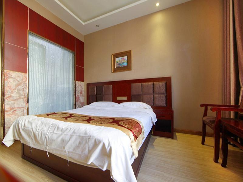 Динси: Shell Dingxi Railway Station Hotel