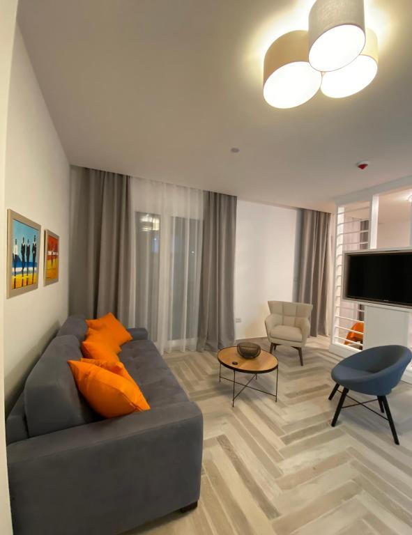 Мельине: Apartment in Lazure Residences