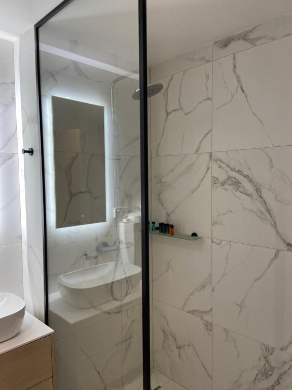 Мельине: Apartment in Lazure Residences
