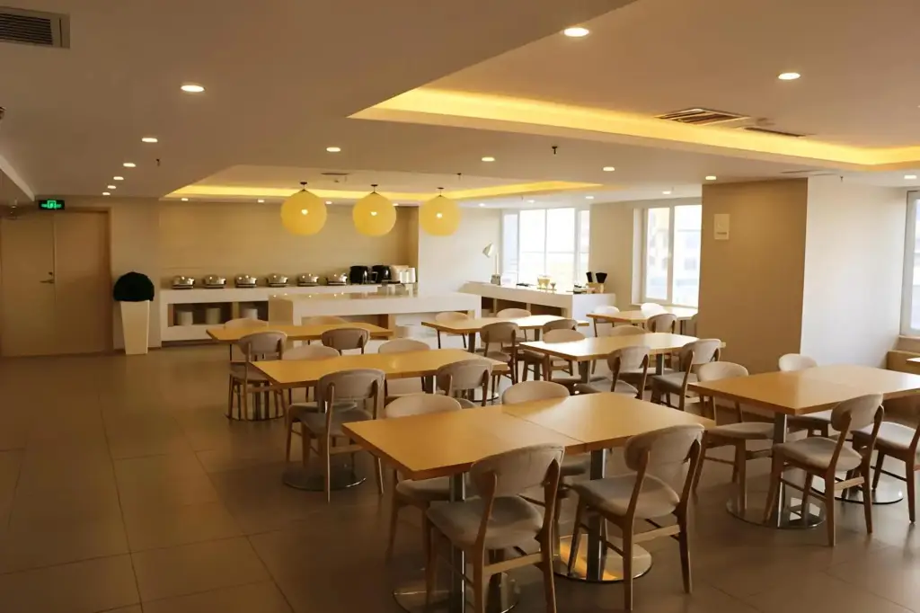Харбин: Ji Hotel (Harbin Central Street, Saint Sophia Cath