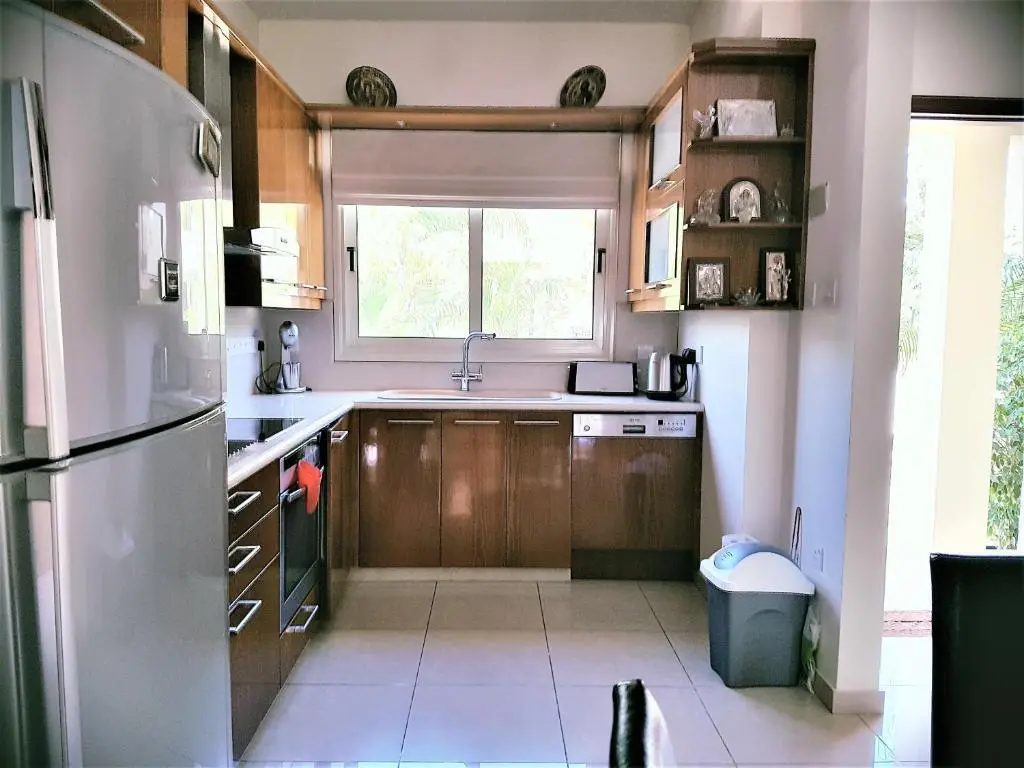 Перволия: Med View Bungalows