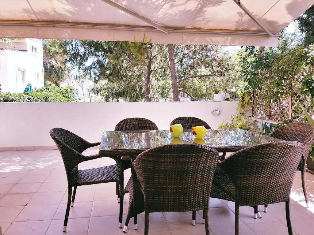 Перволия: Med View Bungalows