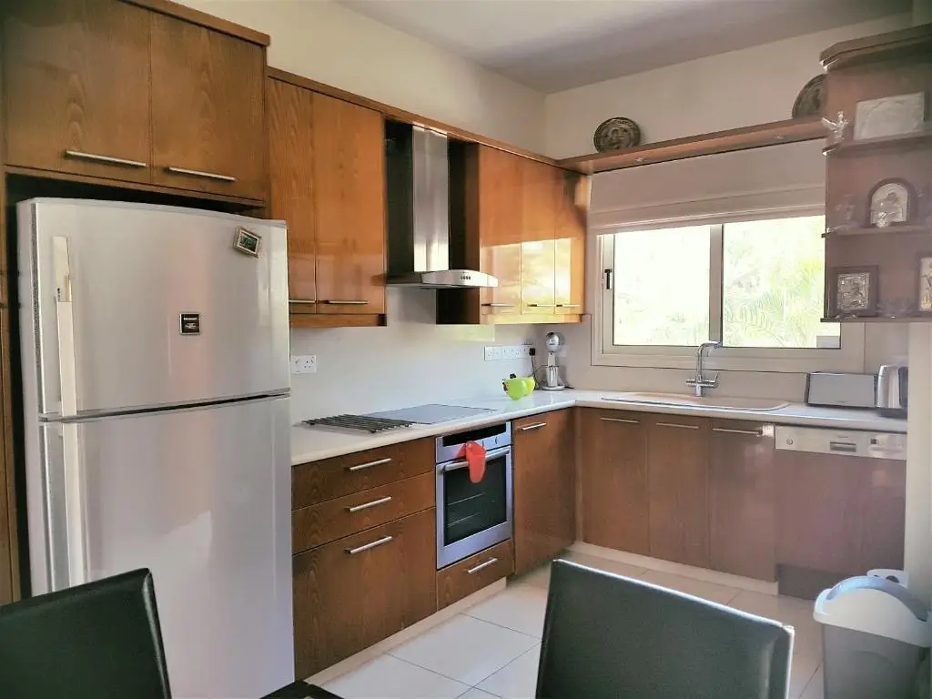 Перволия: Med View Bungalows