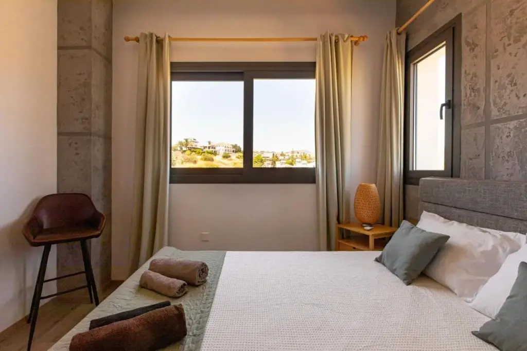 Айос-Атанасиос: Eagles Nest- 2BR stylish, free park, Netflix