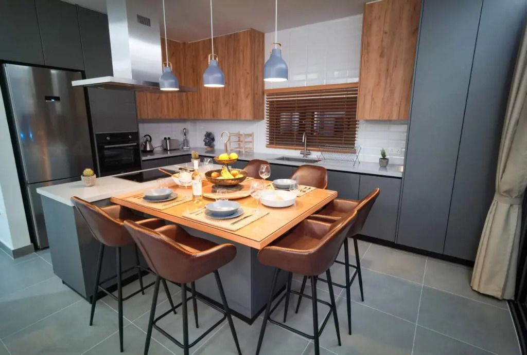 Айос-Атанасиос: Eagles Nest- 2BR stylish, free park, Netflix