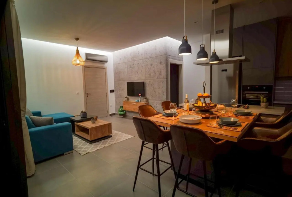 Айос-Атанасиос: Eagles Nest- 2BR stylish, free park, Netflix